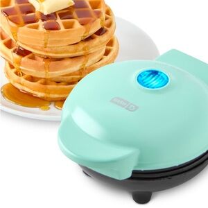 Mini waffle maker
